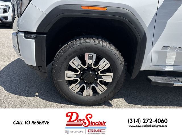 GMC Sierra 2500HD Vehicle Full-screen Gallery Image 10