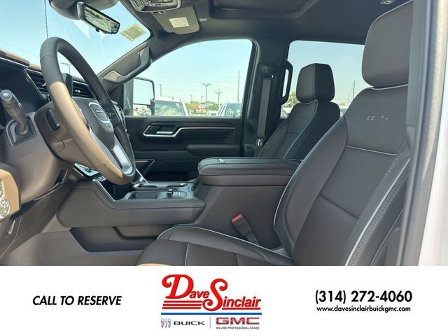 GMC Sierra 2500HD Vehicle Full-screen Gallery Image 11