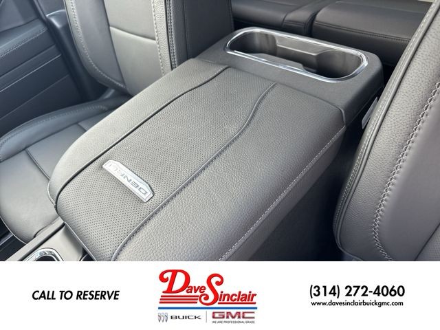 GMC Sierra 2500HD Vehicle Full-screen Gallery Image 21