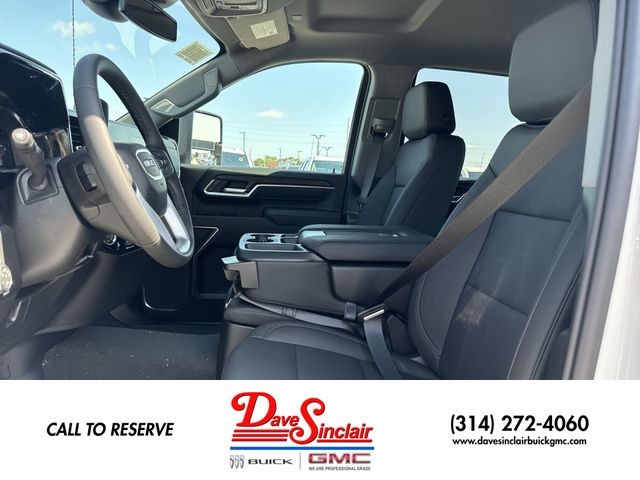 GMC Sierra 2500HD Vehicle Full-screen Gallery Image 11