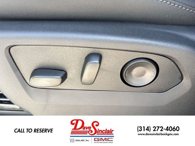 GMC Sierra 2500HD Vehicle Full-screen Gallery Image 12