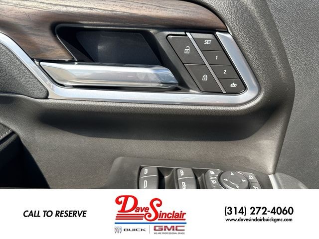 GMC Sierra 2500HD Vehicle Full-screen Gallery Image 13