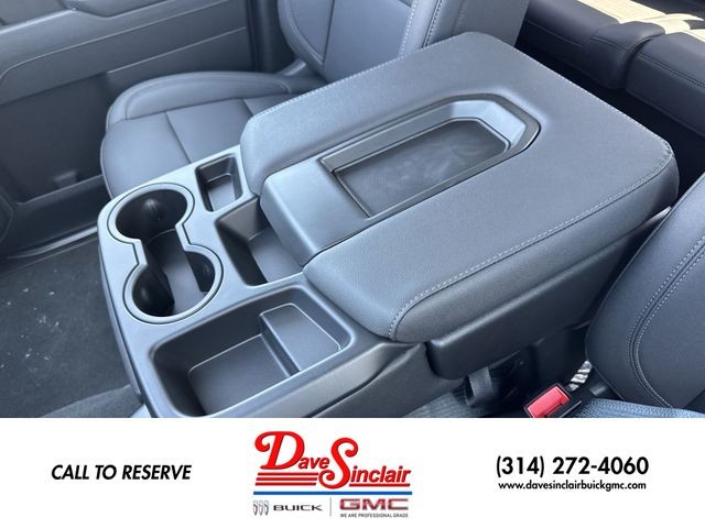 GMC Sierra 2500HD Vehicle Full-screen Gallery Image 21