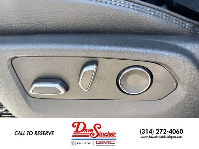 GMC Sierra 2500HD Vehicle Full-screen Gallery Image 12
