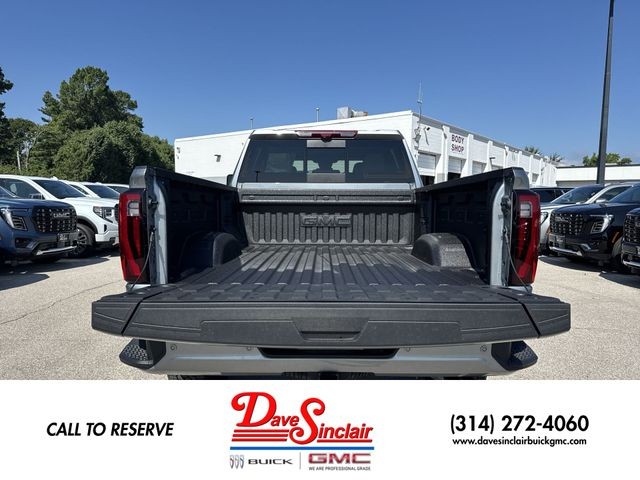 GMC Sierra 2500HD Vehicle Full-screen Gallery Image 24