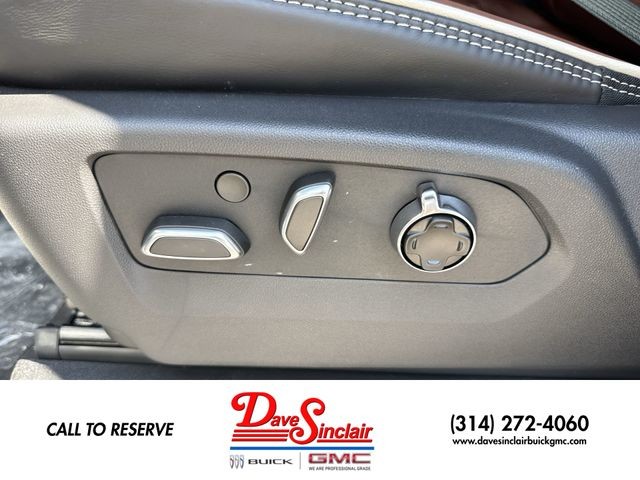 GMC Sierra 1500 Vehicle Full-screen Gallery Image 12