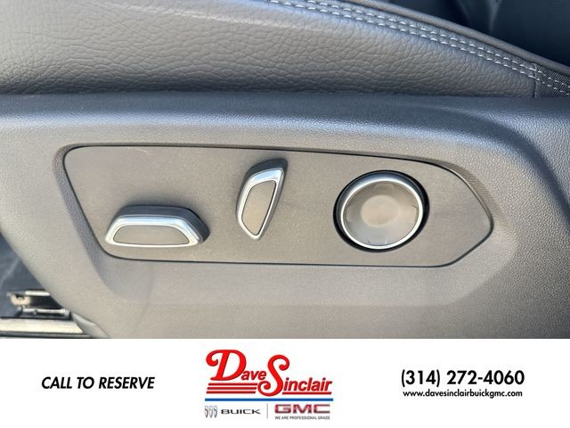 GMC Sierra 2500HD Vehicle Full-screen Gallery Image 12
