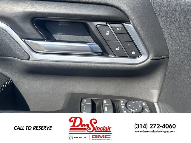 GMC Sierra 2500HD Vehicle Full-screen Gallery Image 13