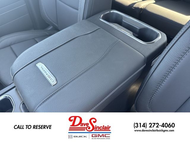 GMC Sierra 2500HD Vehicle Full-screen Gallery Image 21