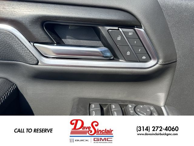GMC Sierra 2500HD Vehicle Full-screen Gallery Image 13