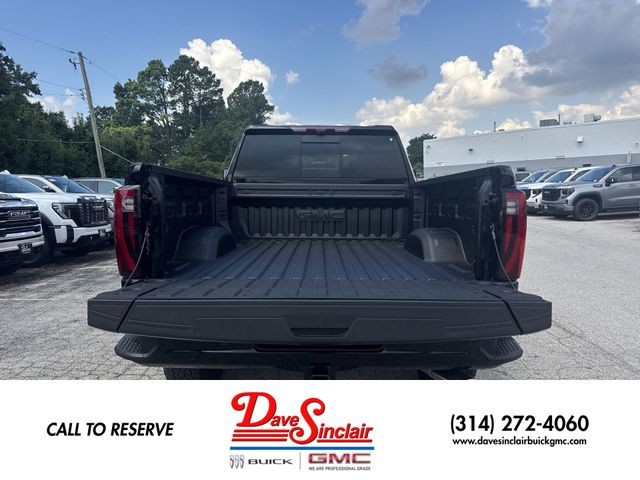 GMC Sierra 3500HD Vehicle Full-screen Gallery Image 24