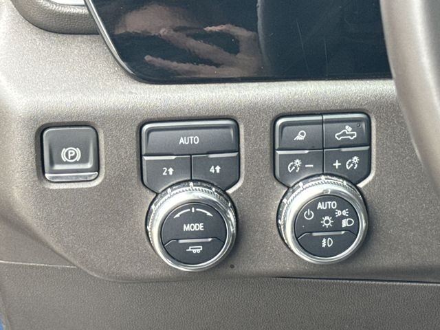 GMC Sierra 1500 Vehicle Full-screen Gallery Image 39