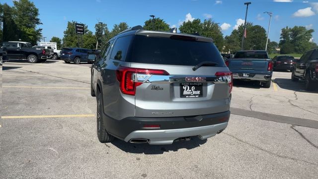 GMC Acadia Vehicle Full-screen Gallery Image 09