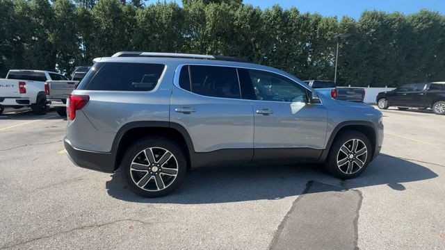 GMC Acadia Vehicle Full-screen Gallery Image 11