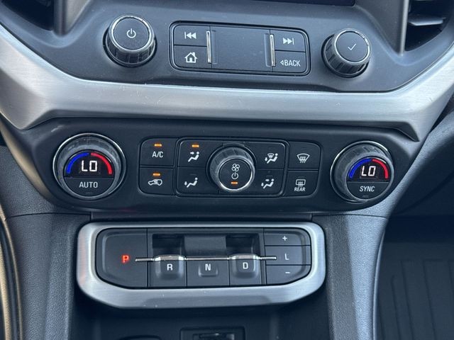 GMC Acadia Vehicle Full-screen Gallery Image 22