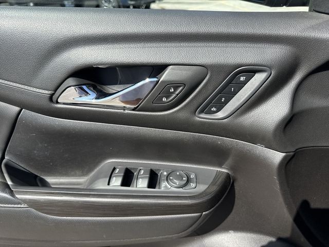 GMC Acadia Vehicle Full-screen Gallery Image 27