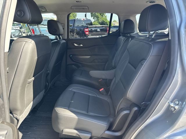 GMC Acadia Vehicle Full-screen Gallery Image 29