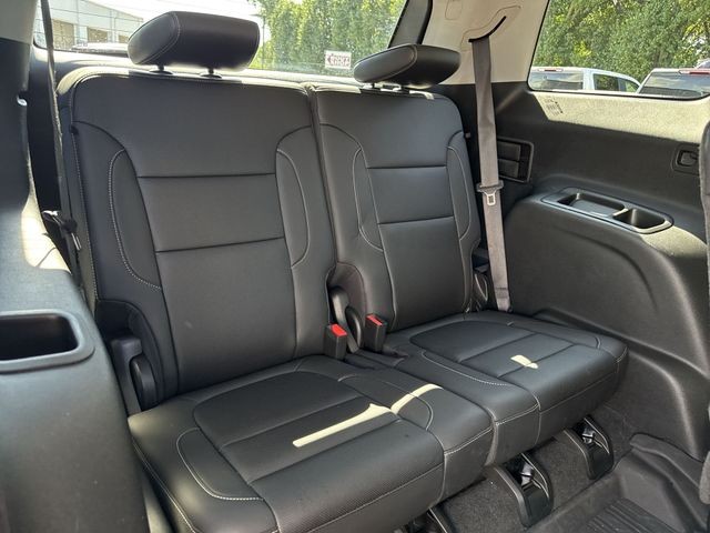 GMC Acadia Vehicle Full-screen Gallery Image 31