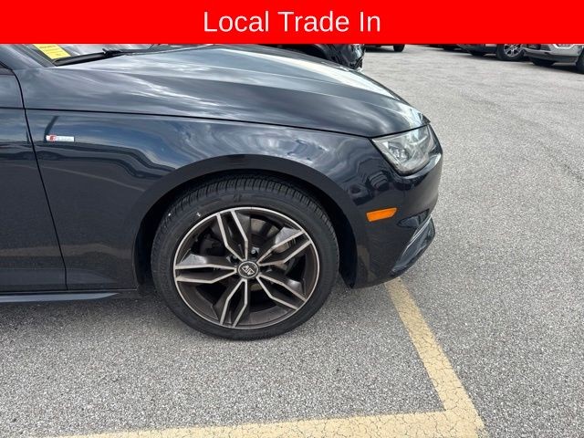 Audi A4 Vehicle Full-screen Gallery Image 05