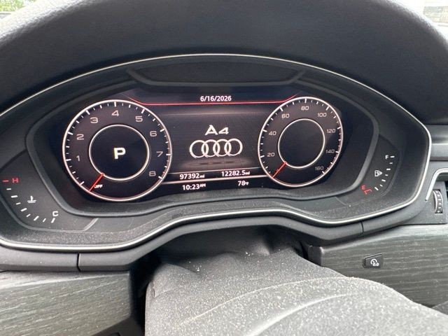 Audi A4 Vehicle Full-screen Gallery Image 10