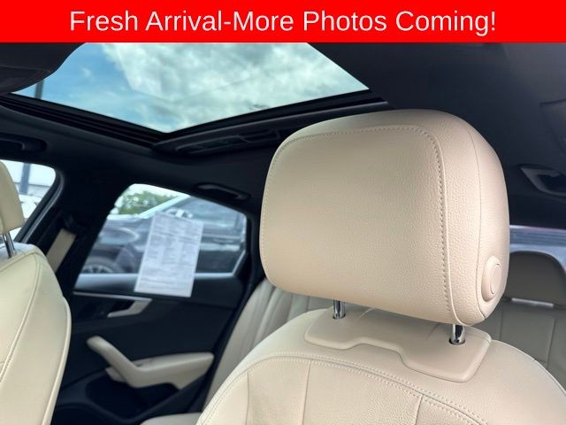 Audi A4 Vehicle Full-screen Gallery Image 14