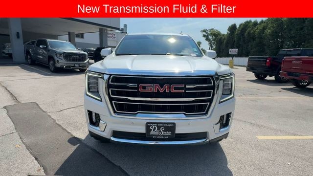 GMC Yukon Vehicle Full-screen Gallery Image 03