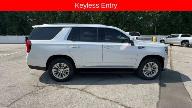 GMC Yukon Vehicle Full-screen Gallery Image 11