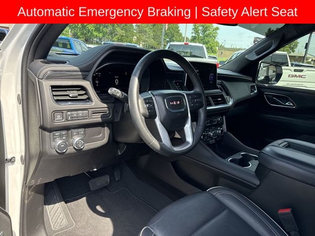 GMC Yukon Vehicle Full-screen Gallery Image 13