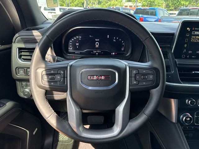GMC Yukon Vehicle Full-screen Gallery Image 14
