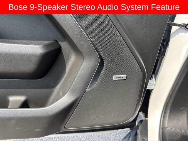 GMC Yukon Vehicle Full-screen Gallery Image 28