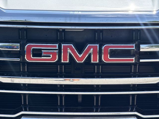 GMC Yukon Vehicle Full-screen Gallery Image 35