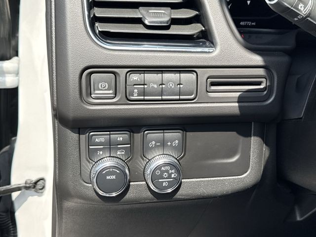 GMC Yukon Vehicle Full-screen Gallery Image 39