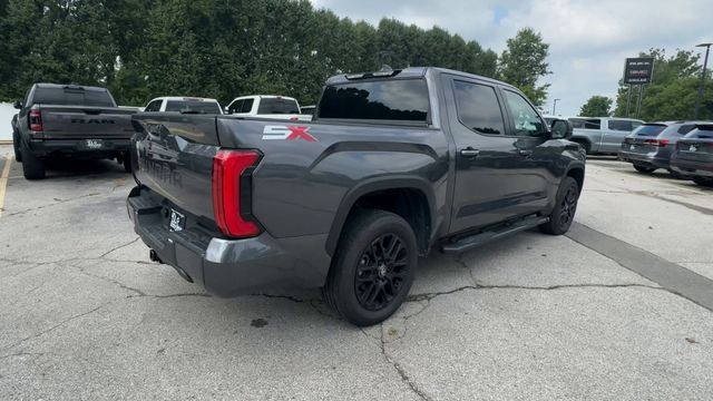 Toyota Tundra 4WD Vehicle Full-screen Gallery Image 10