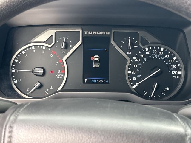 Toyota Tundra 4WD Vehicle Full-screen Gallery Image 15