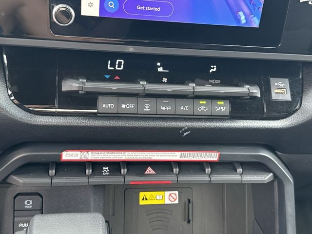 Toyota Tundra 4WD Vehicle Full-screen Gallery Image 21