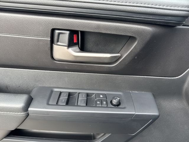 Toyota Tundra 4WD Vehicle Full-screen Gallery Image 26