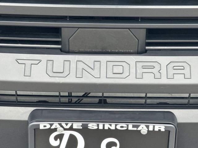 Toyota Tundra 4WD Vehicle Full-screen Gallery Image 34