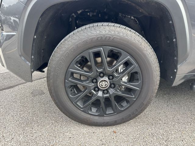 Toyota Tundra 4WD Vehicle Full-screen Gallery Image 35