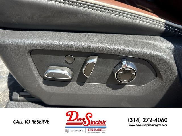 GMC Sierra 1500 Vehicle Full-screen Gallery Image 12