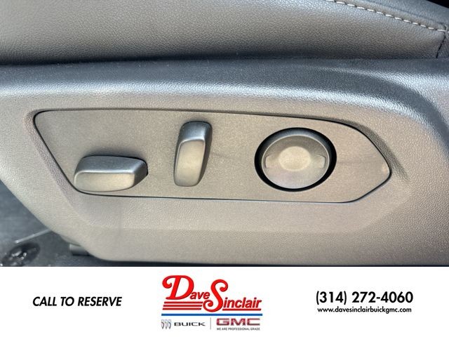 GMC Sierra 1500 Vehicle Full-screen Gallery Image 12