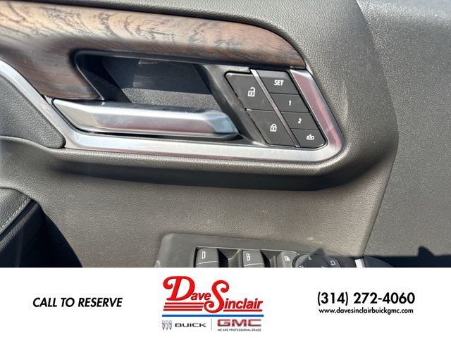 GMC Sierra 1500 Vehicle Full-screen Gallery Image 13
