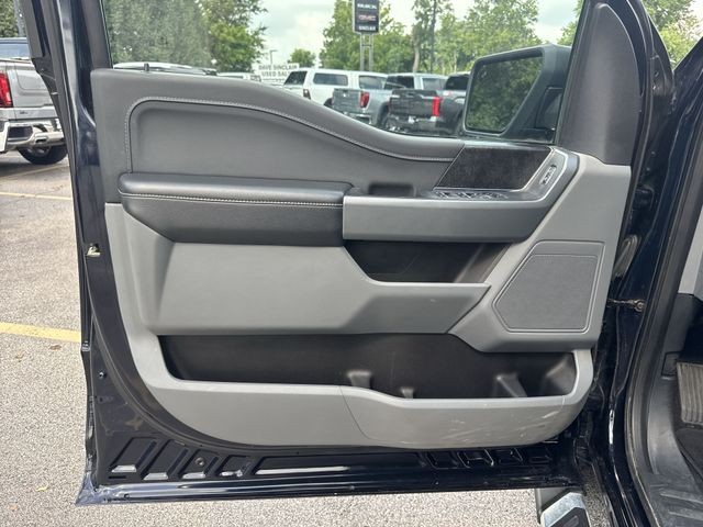 Ford F-150 Vehicle Full-screen Gallery Image 25