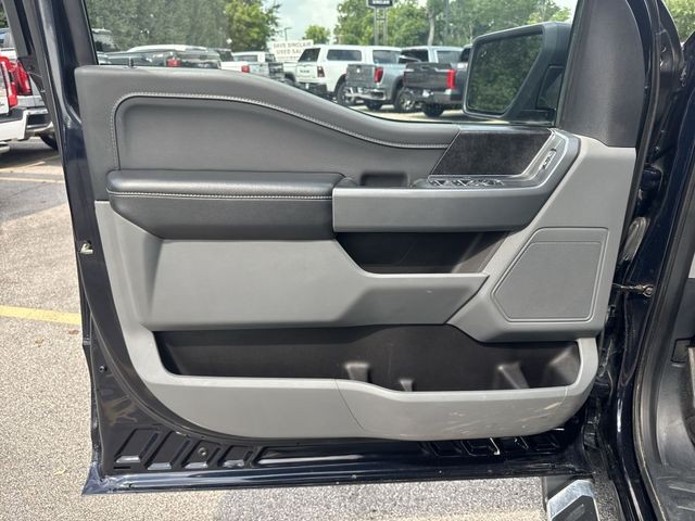 Ford F-150 Vehicle Full-screen Gallery Image 26