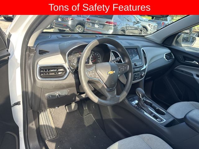 Chevrolet Equinox Vehicle Full-screen Gallery Image 10