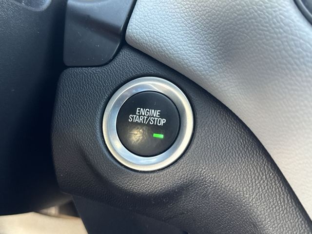 Chevrolet Equinox Vehicle Full-screen Gallery Image 16
