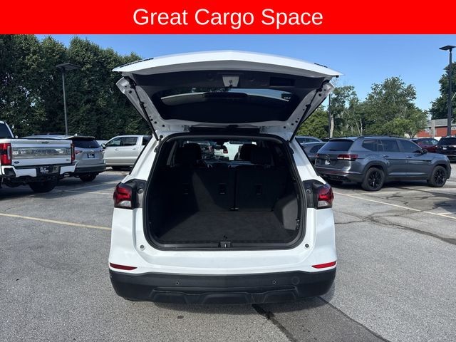 Chevrolet Equinox Vehicle Full-screen Gallery Image 24