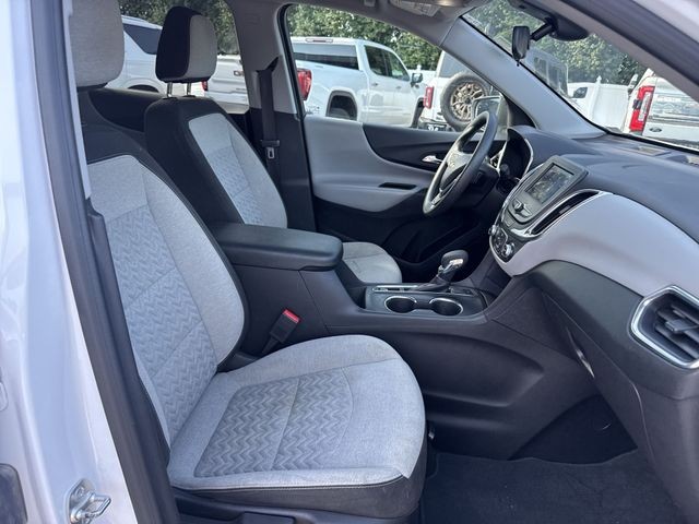 Chevrolet Equinox Vehicle Full-screen Gallery Image 26