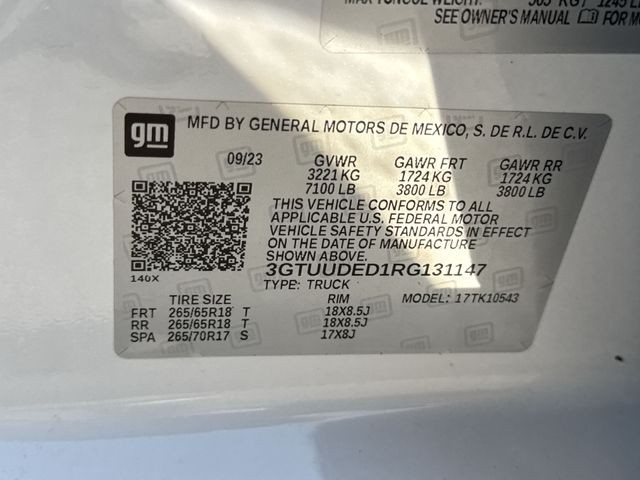GMC Sierra 1500 Vehicle Full-screen Gallery Image 37