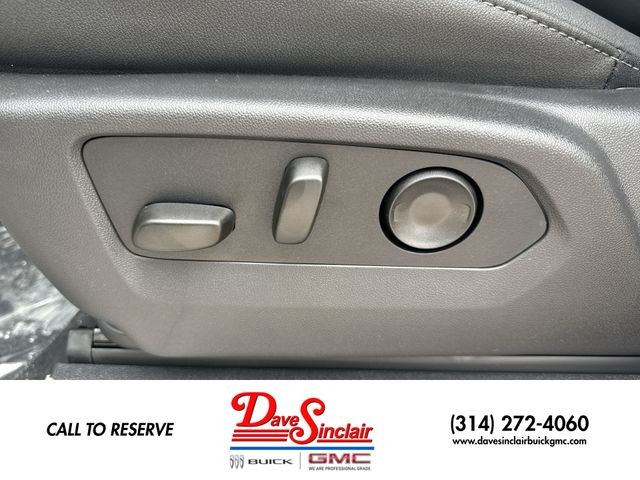 GMC Sierra 1500 Vehicle Full-screen Gallery Image 12