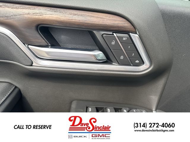 GMC Sierra 1500 Vehicle Full-screen Gallery Image 13